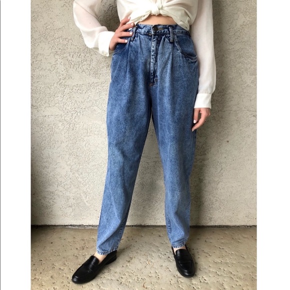 SOLD(Depop) VINTAGE High waist bareback jeans - Picture 2 of 4